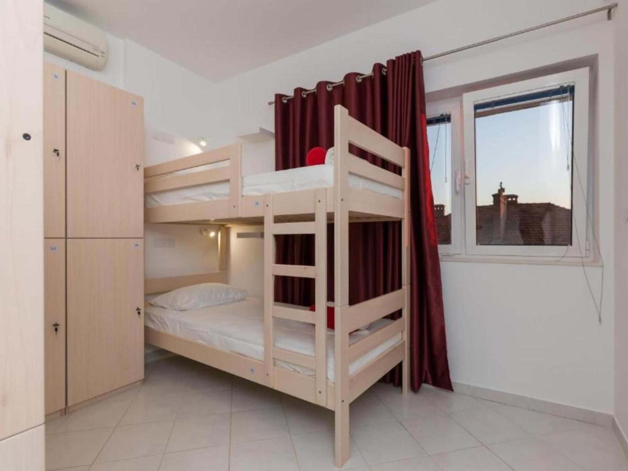 Free Bird - Bed In Five Bed Mixed 4 * Dubrovnik